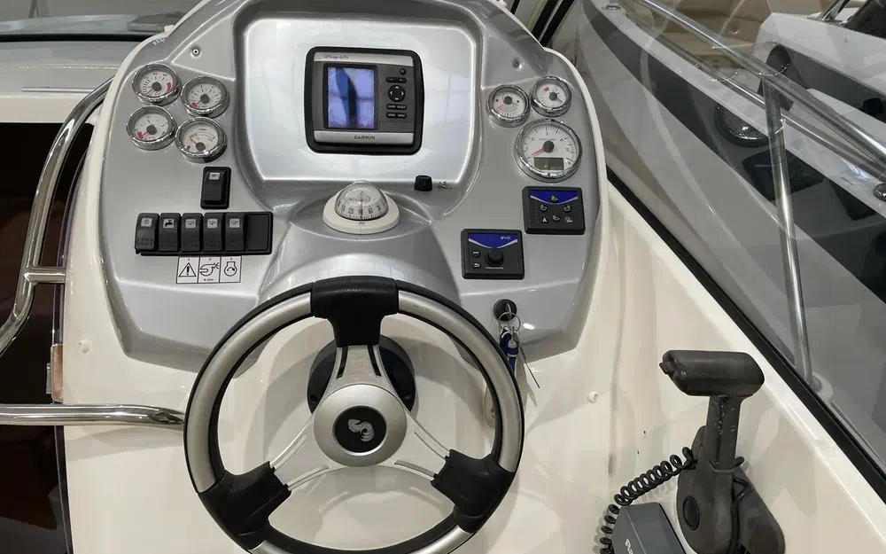 slider 7 Beneteau Monte Carlo 27