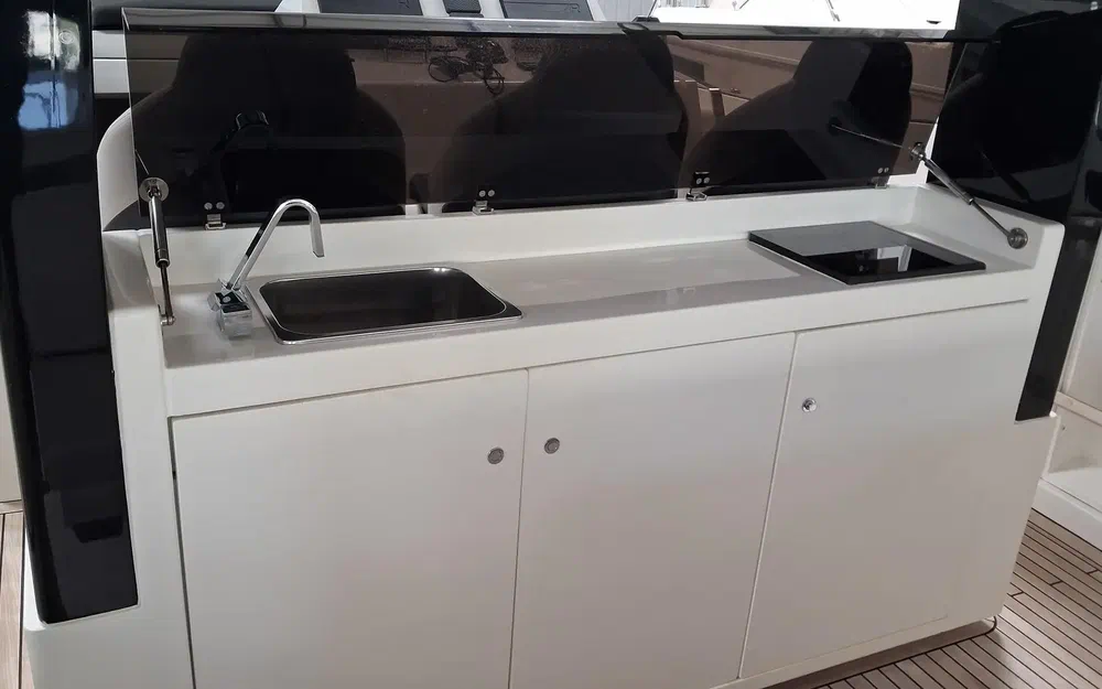 slider 13 Astondoa 377 Coupe