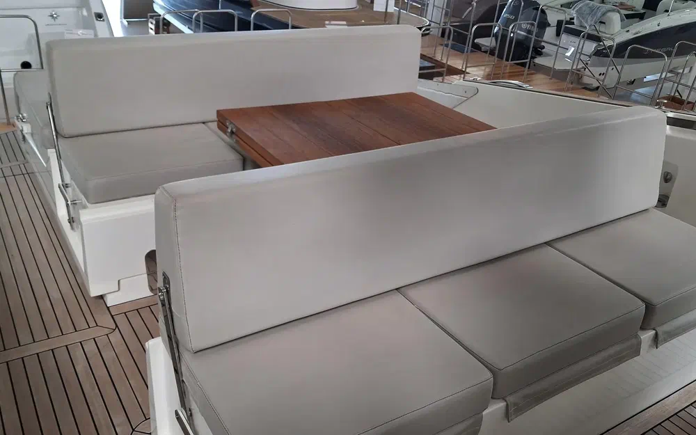 slider 17 Astondoa 377 Coupe