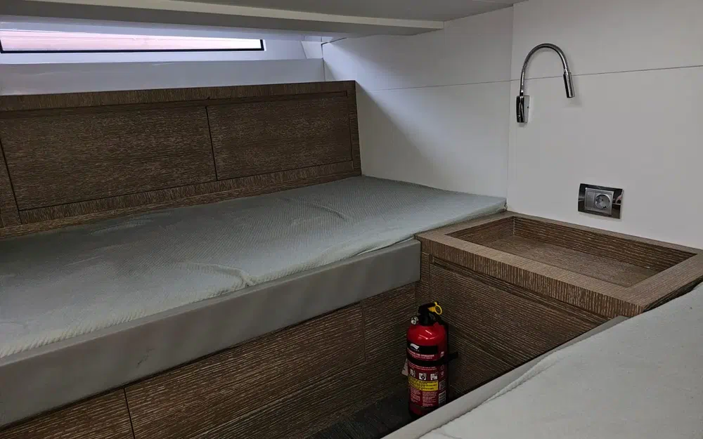 slider 35 Astondoa 377 Coupe