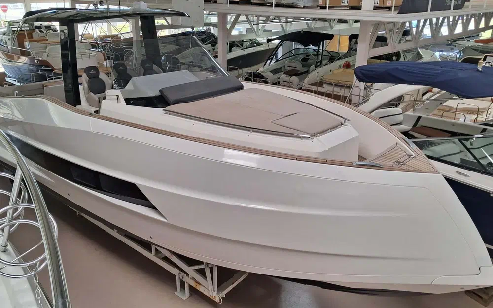 slider 6 Astondoa 377 Coupe