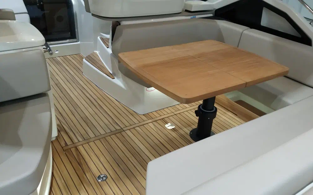 slider 10 Cranchi M 44 Hard Top