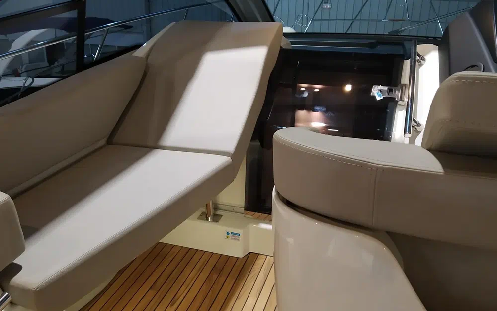 slider 14 Cranchi M 44 Hard Top