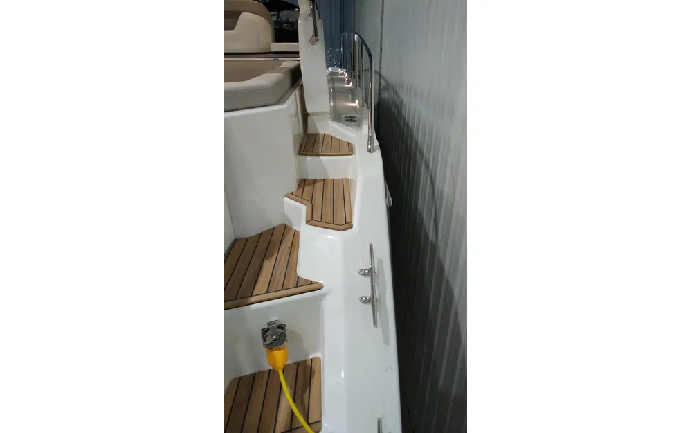 slider 18 Cranchi M 44 Hard Top