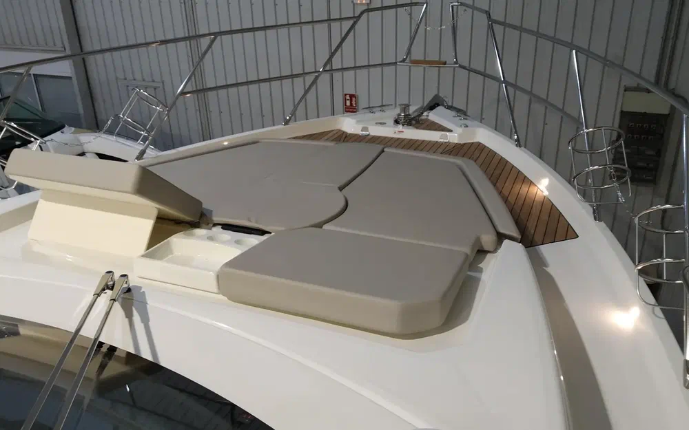 slider 25 Cranchi M 44 Hard Top