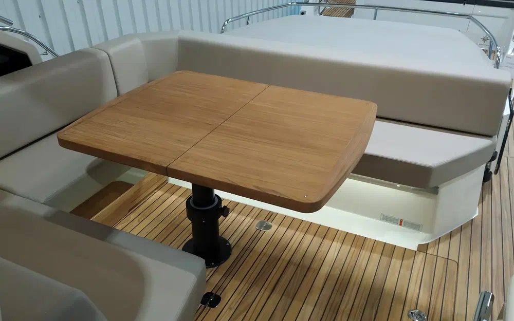 slider 8 Cranchi M 44 Hard Top