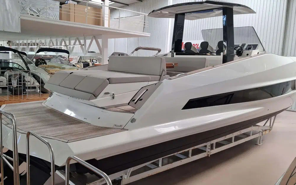 slider 0 Astondoa 377 Coupe