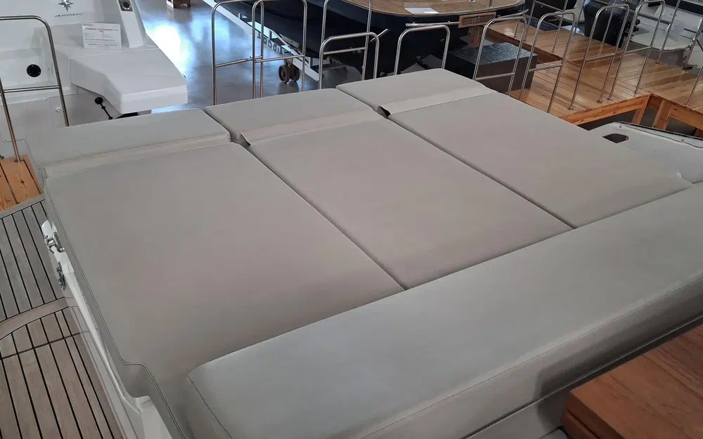 slider 19 Astondoa 377 Coupe