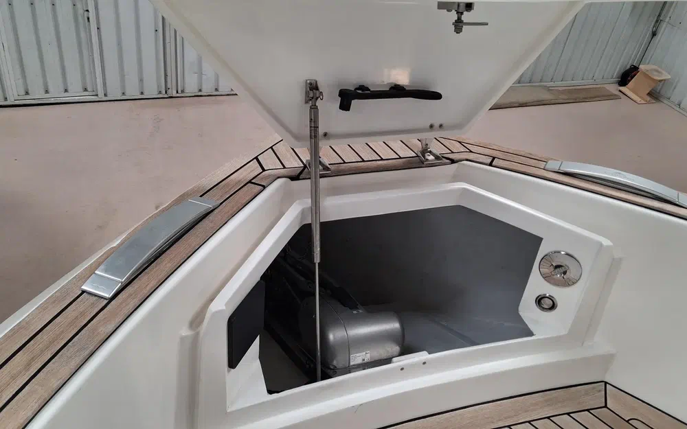 slider 27 Astondoa 377 Coupe