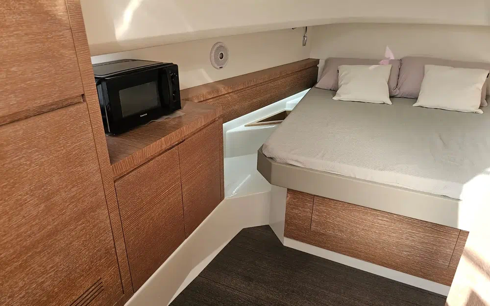 slider 31 Astondoa 377 Coupe