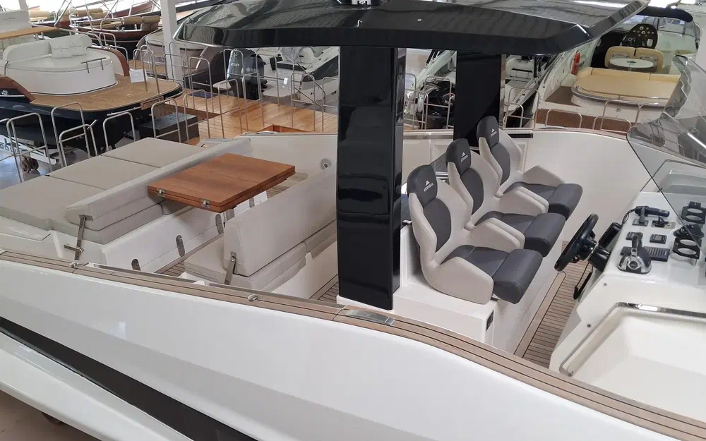 slider 8 Astondoa 377 Coupe