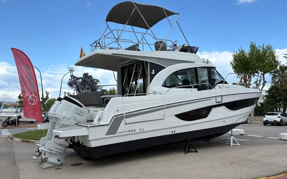 slider 40 Beneteau Antares 11