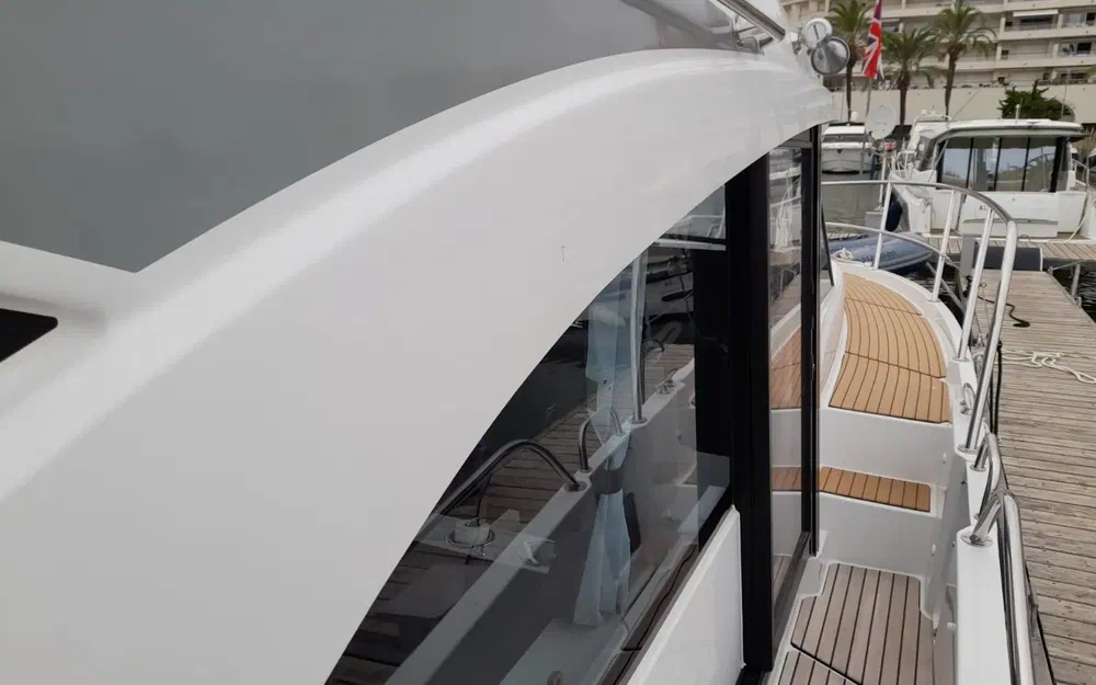 slider 8 Beneteau Antares 11