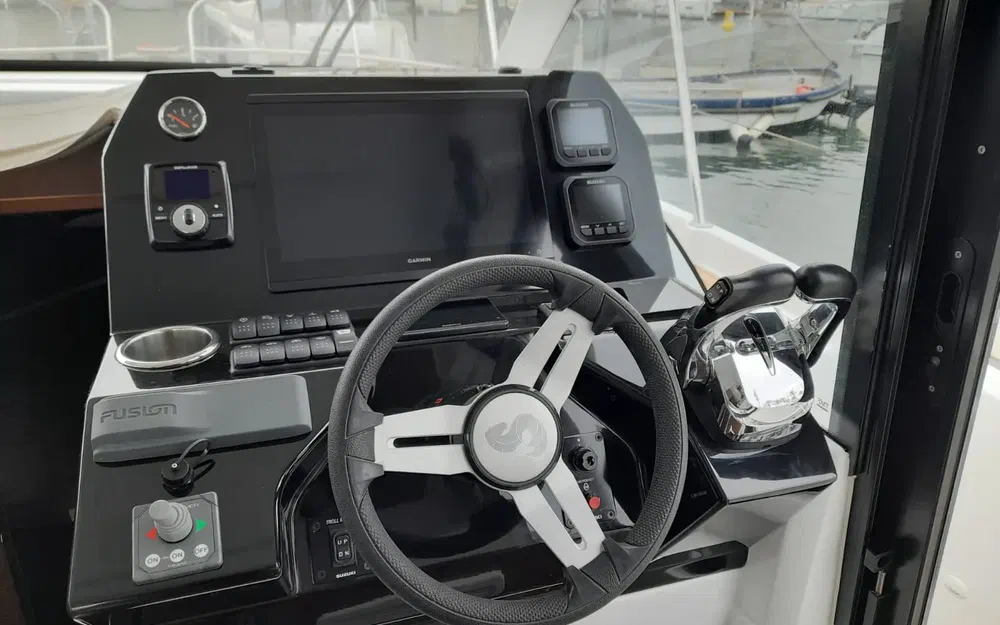 slider 11 Beneteau Antares 11