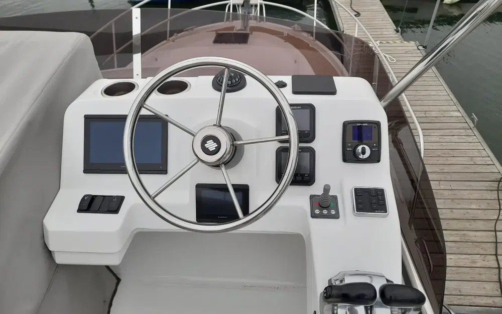 slider 23 Beneteau Antares 11