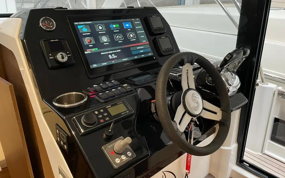 slider 30 Beneteau Antares 11