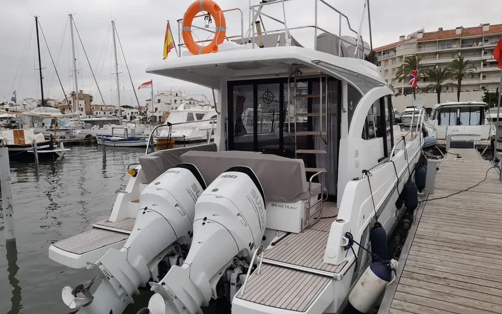 slider 3 Beneteau Antares 11