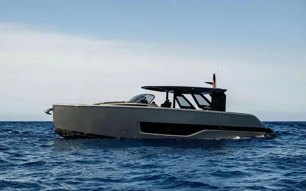 slider 1 Cranchi A46 Luxury Tender