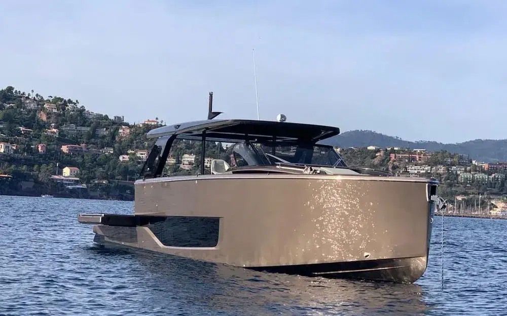 slider 4 Cranchi A46 Luxury Tender