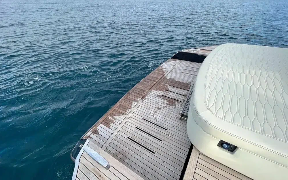 slider 8 Cranchi A46 Luxury Tender