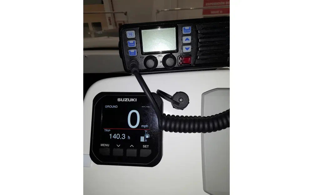 slider 16 Beneteau Antares 8