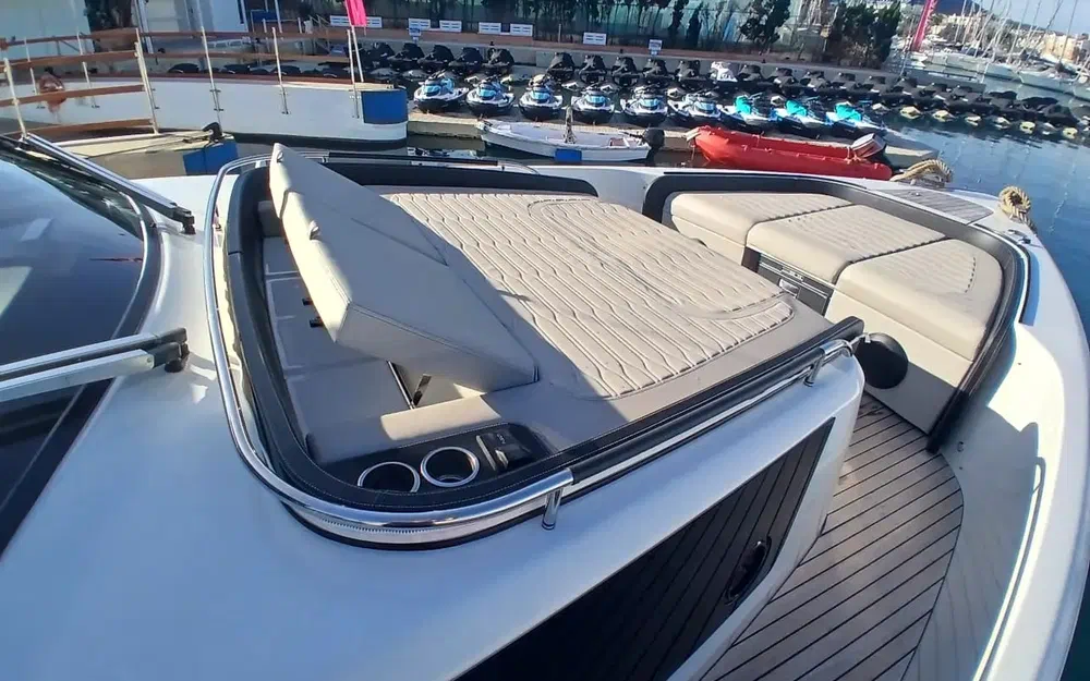 slider 17 Cranchi A46 Luxury Tender