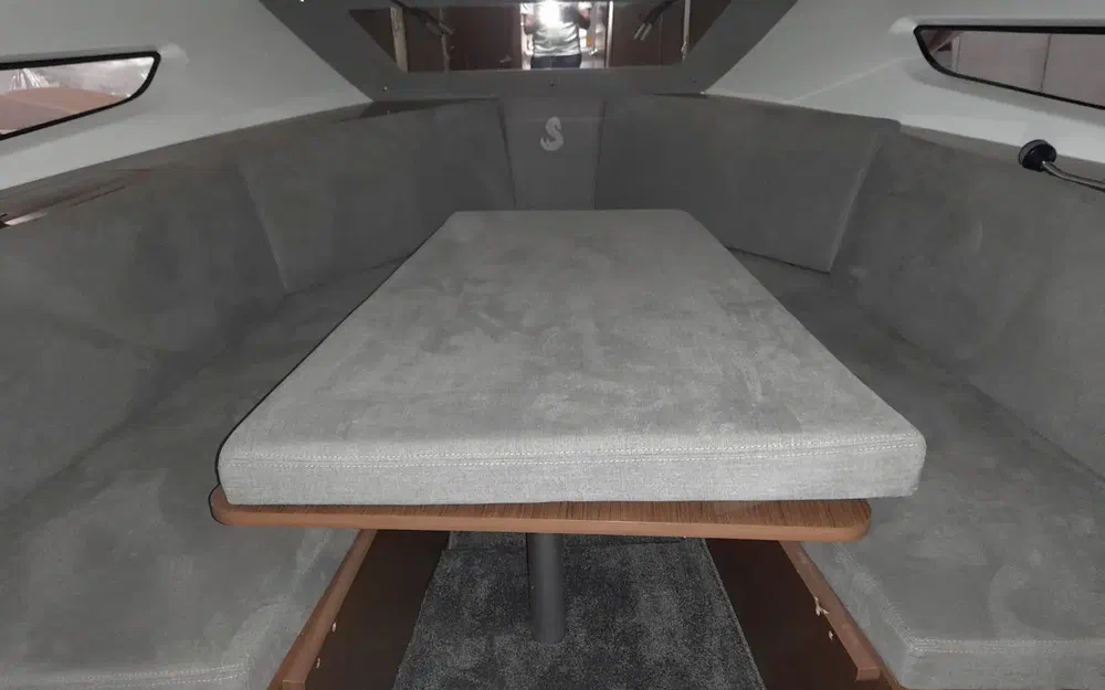 slider 15 Beneteau Flyer 10