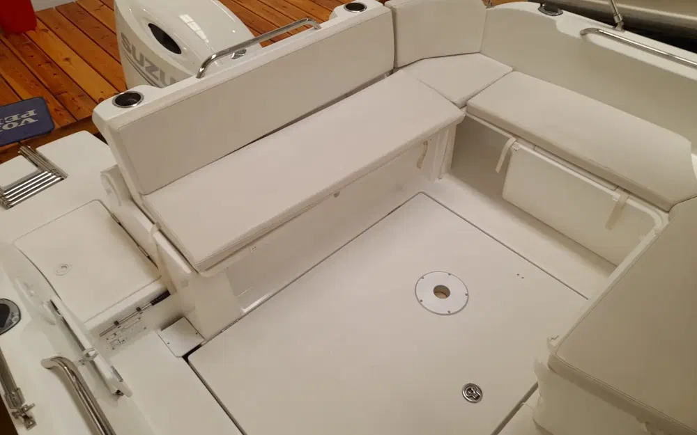 slider 9 Beneteau Antares 8