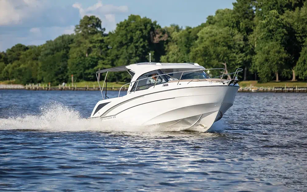 slider 13 Beneteau Antares 8