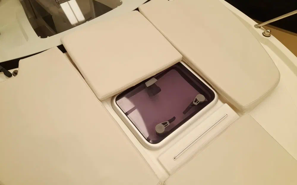 slider 8 Beneteau Antares 8