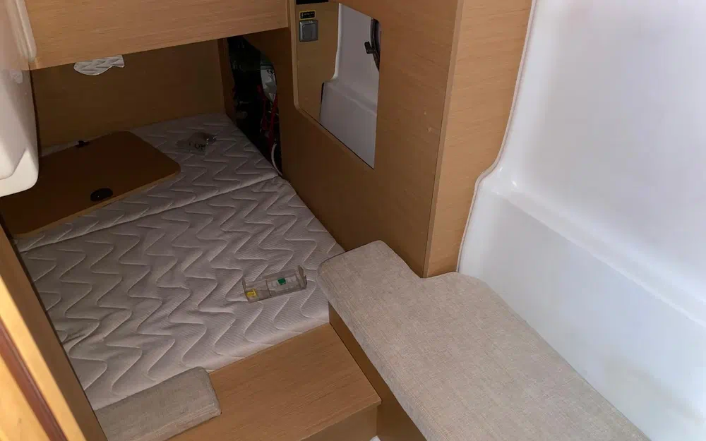 slider 13 Beneteau Monte Carlo 27