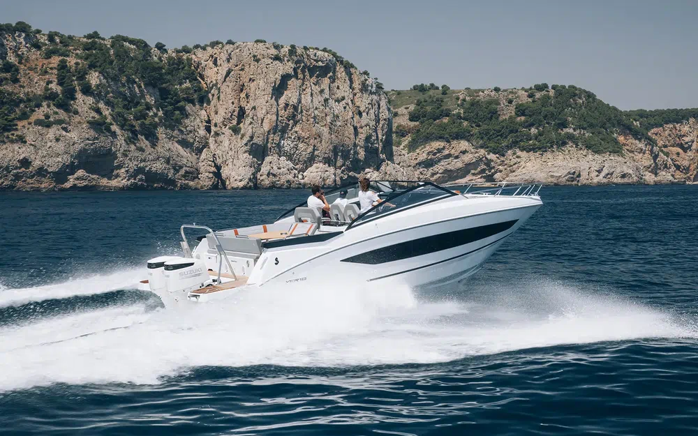 slider 0 Beneteau Flyer 10