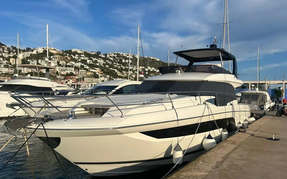 slider 2 Beneteau Monte Carlo 27