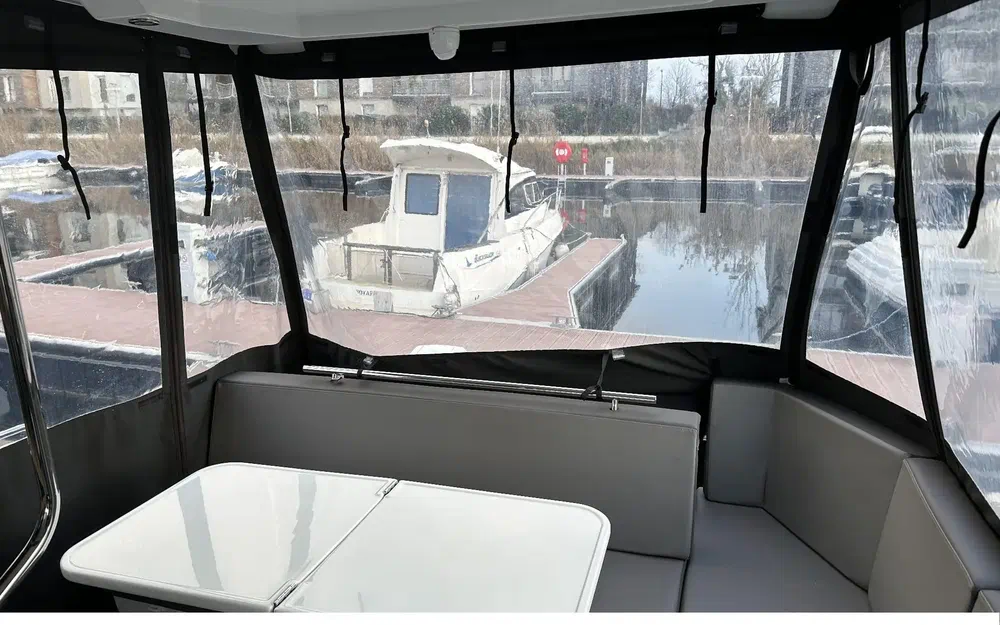 slider 4 Beneteau Antares 11