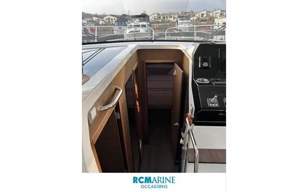 slider 6 Beneteau Antares 11