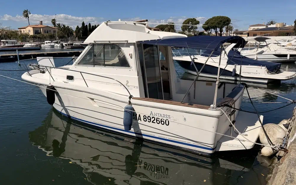 slider 0 Beneteau Antares Serie 8