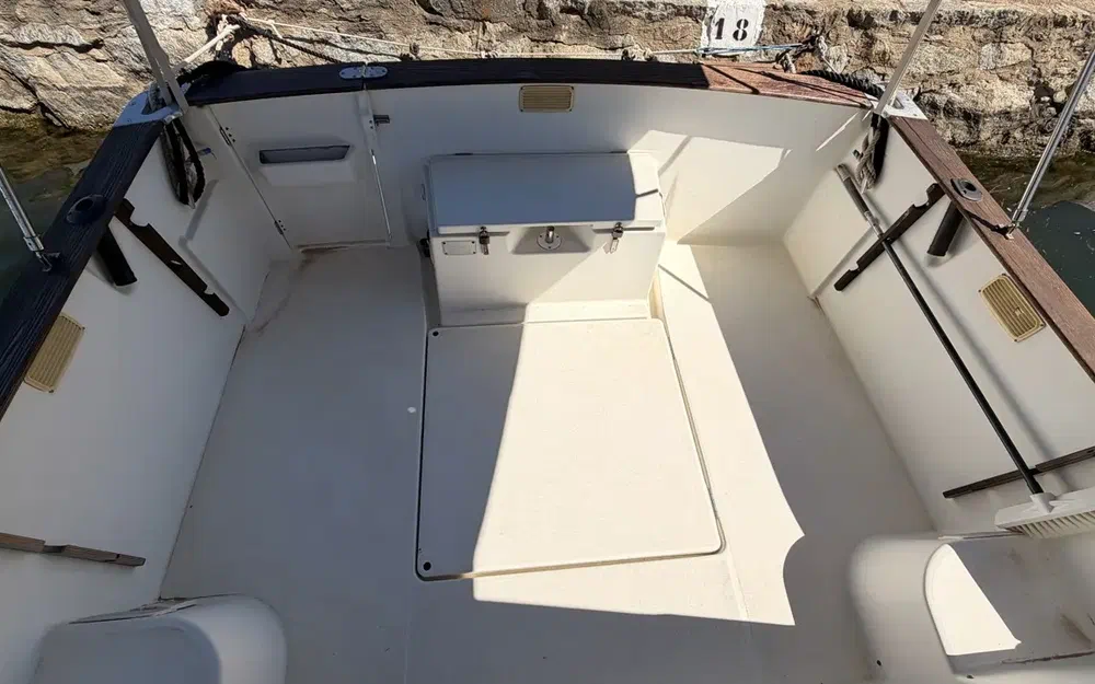 slider 6 Beneteau Antares Serie 8