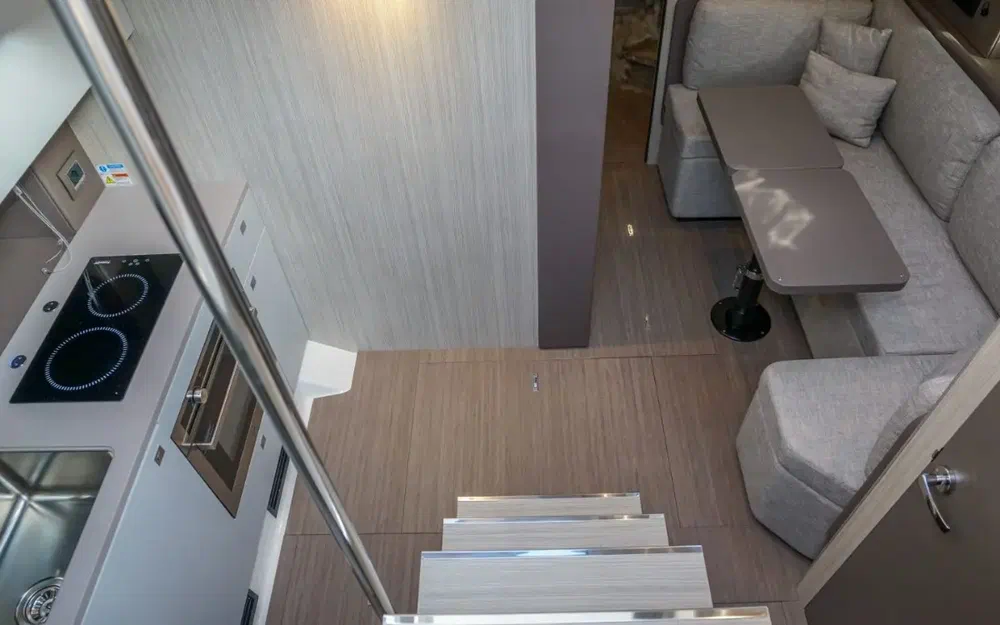 slider 9 Cranchi M 44 Hard Top