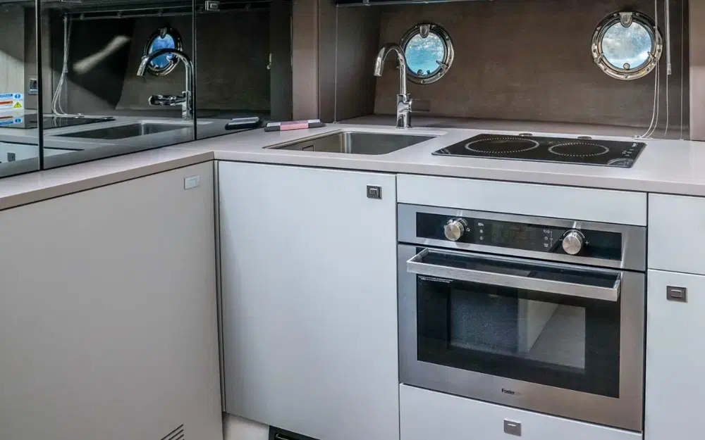 slider 12 Cranchi M 44 Hard Top