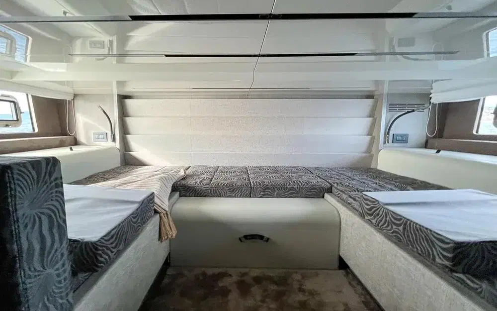 slider 16 Cranchi A46 Luxury Tender