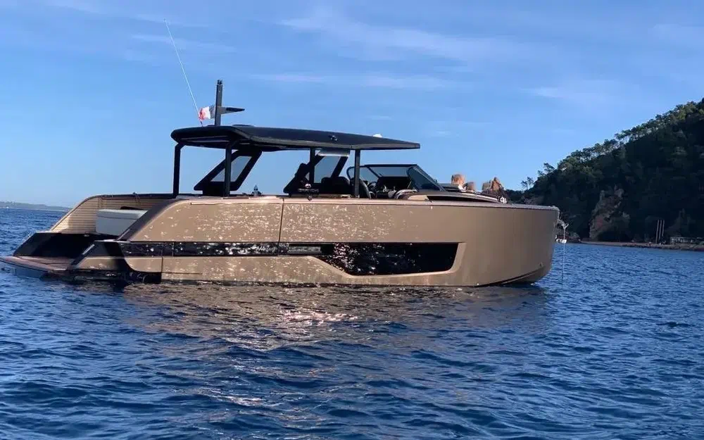 slider 5 Cranchi A46 Luxury Tender