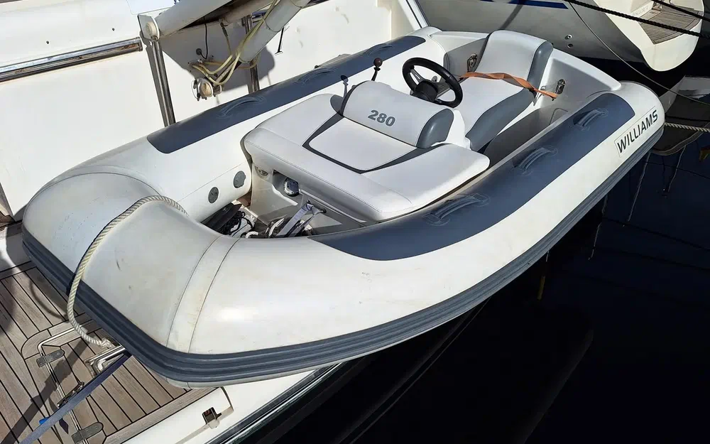 slider 7 Fairline Phantom 46