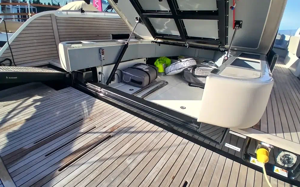 slider 19 Cranchi A46 Luxury Tender