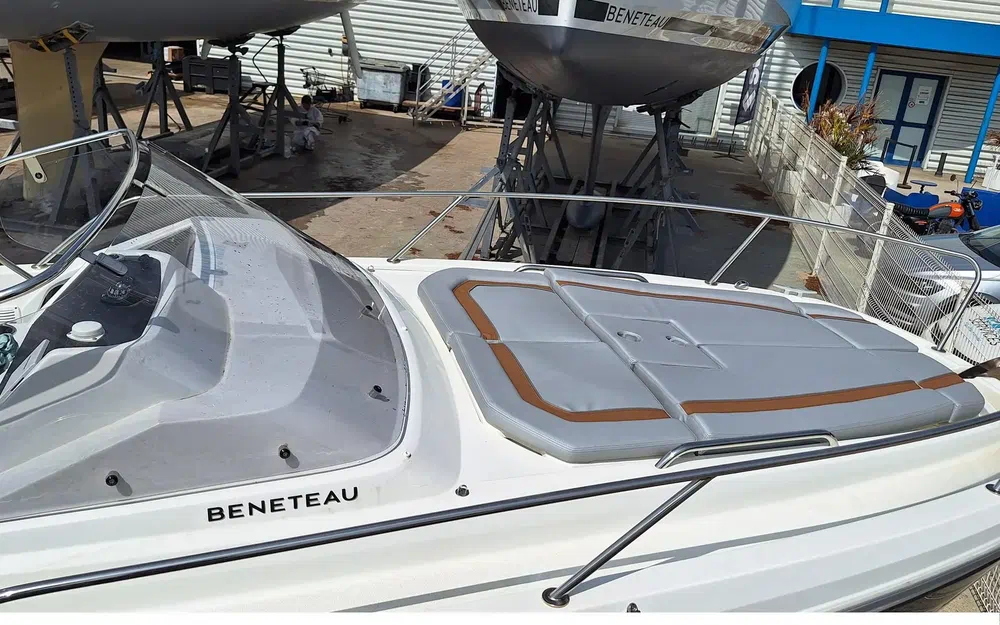 slider 0 Beneteau Flyer 8 SUNdeck V2