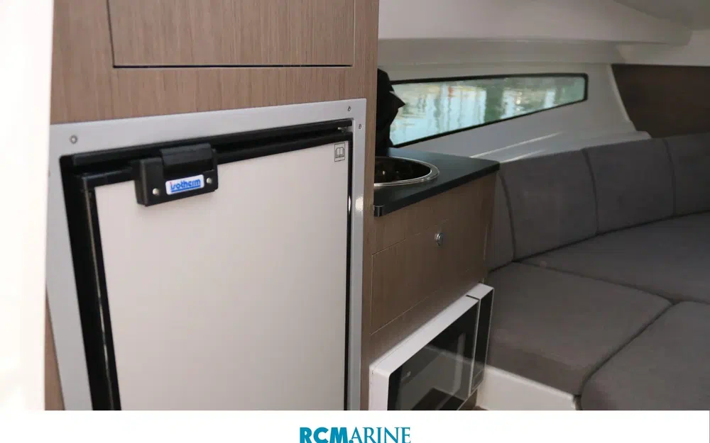 slider 11 Beneteau Flyer 8 SUNdeck V2