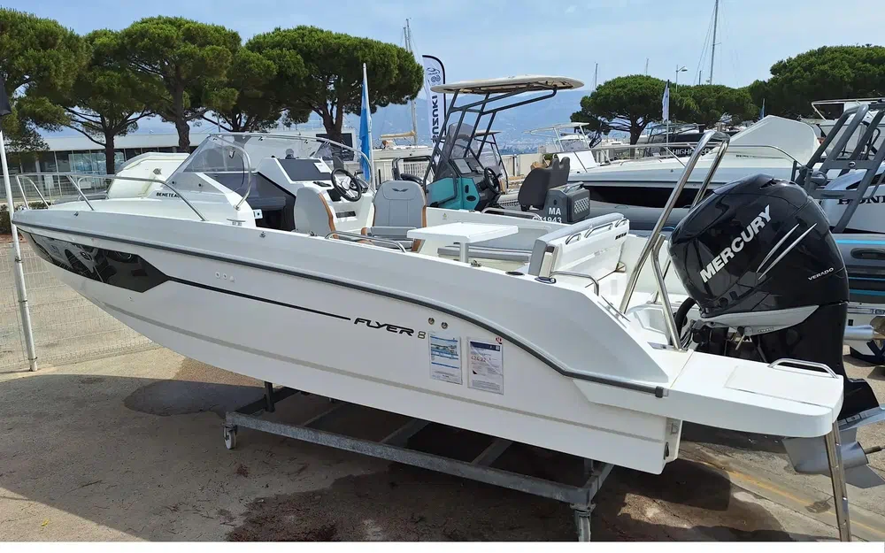 slider 3 Beneteau Flyer 8 SUNdeck V2