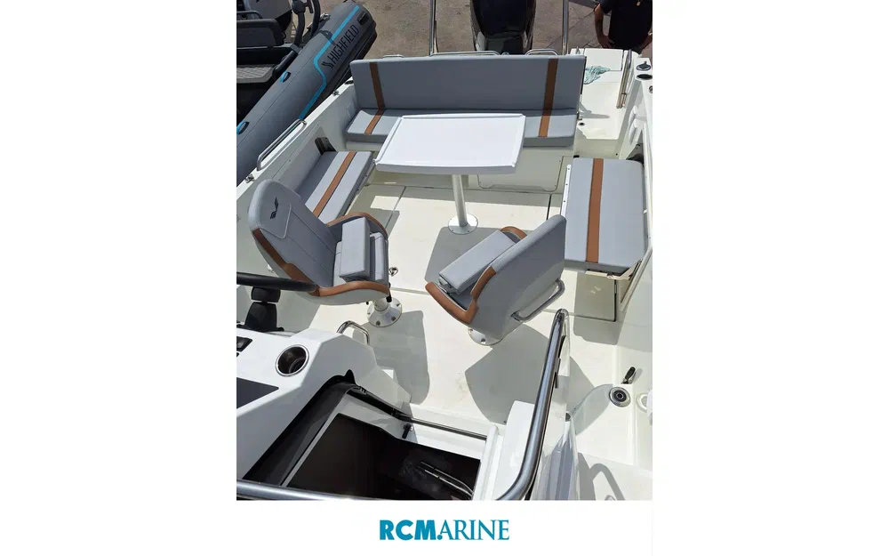 slider 8 Beneteau Flyer 8 SUNdeck V2