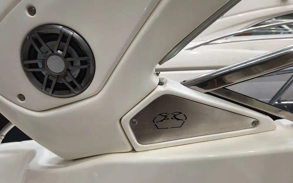 slider 18 Cranchi Endurance 33