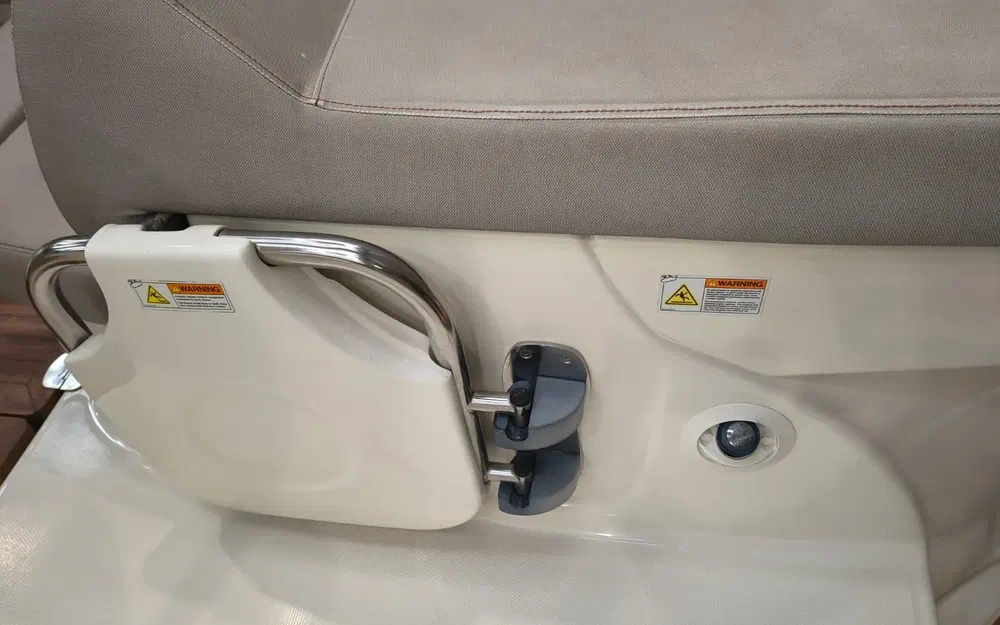 slider 20 Cranchi Endurance 33