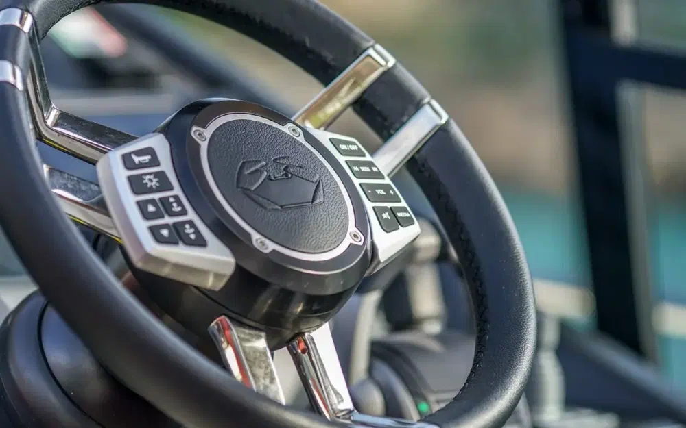 slider 7 Cranchi M 44 Hard Top